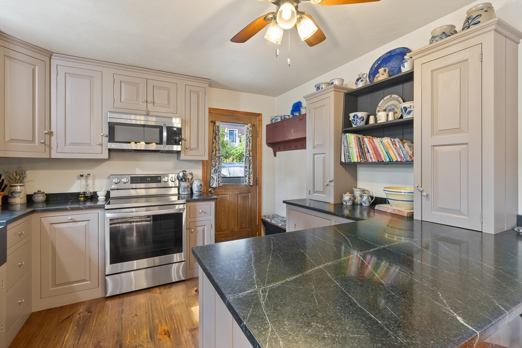 298 Torrey Rd, Southbridge