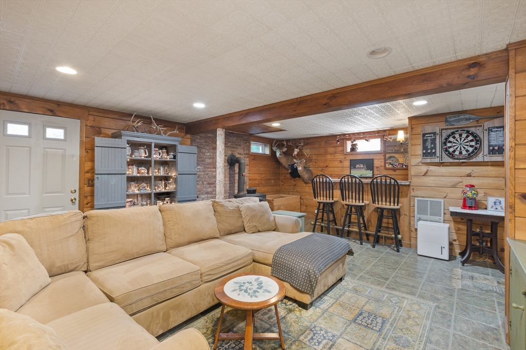 298 Torrey Rd, Southbridge