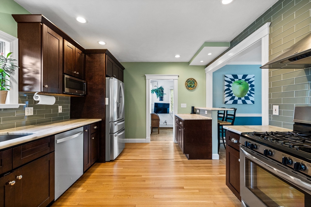 17 Woburn St