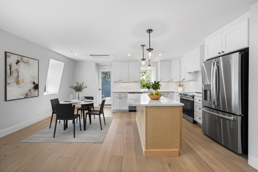 3 Franklin St # 4