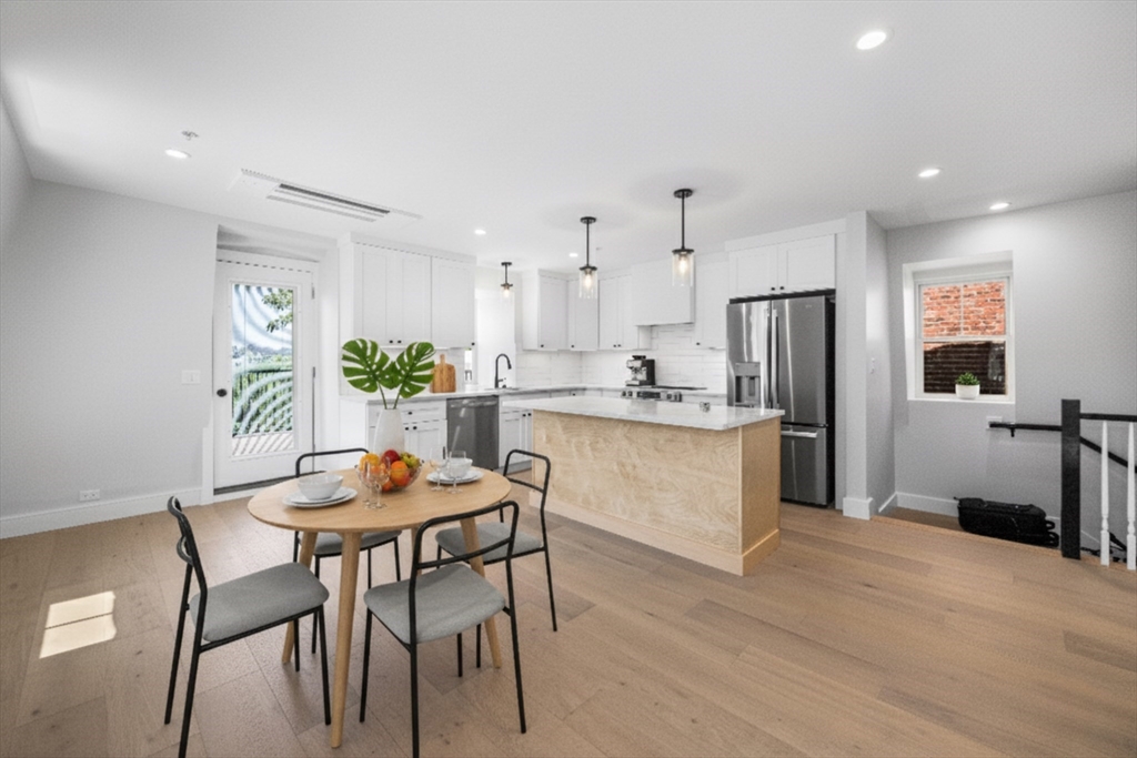 3 Franklin St # 4