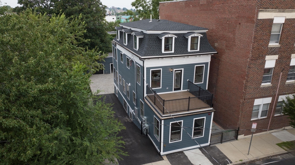 3 Franklin St # 4