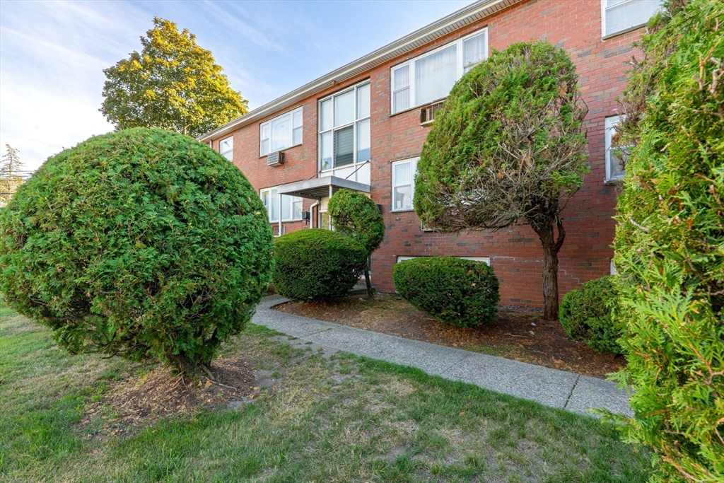 974 N Main St # 3