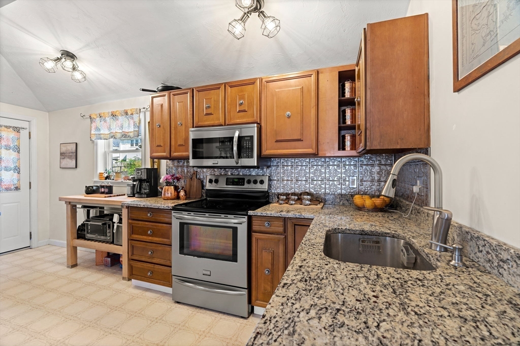 12 Wright St # 1, Stoneham Unit: 1