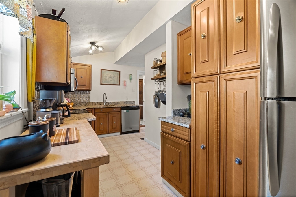 12 Wright St # 1, Stoneham Unit: 1