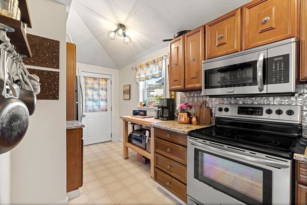 12 Wright St # 1, Stoneham Unit: 1