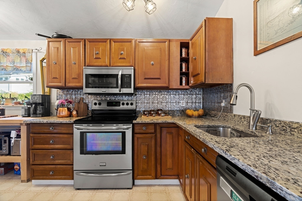 12 Wright St # 1, Stoneham Unit: 1