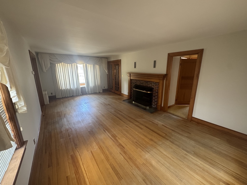 42 Benjamin Rd