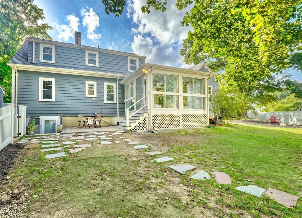 89 Main St