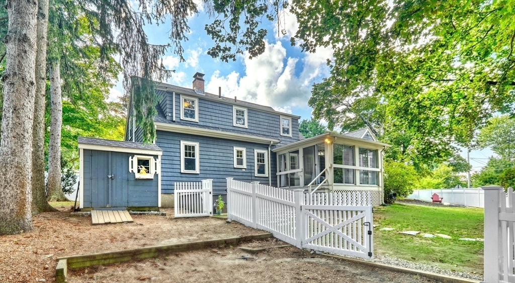 89 Main St
