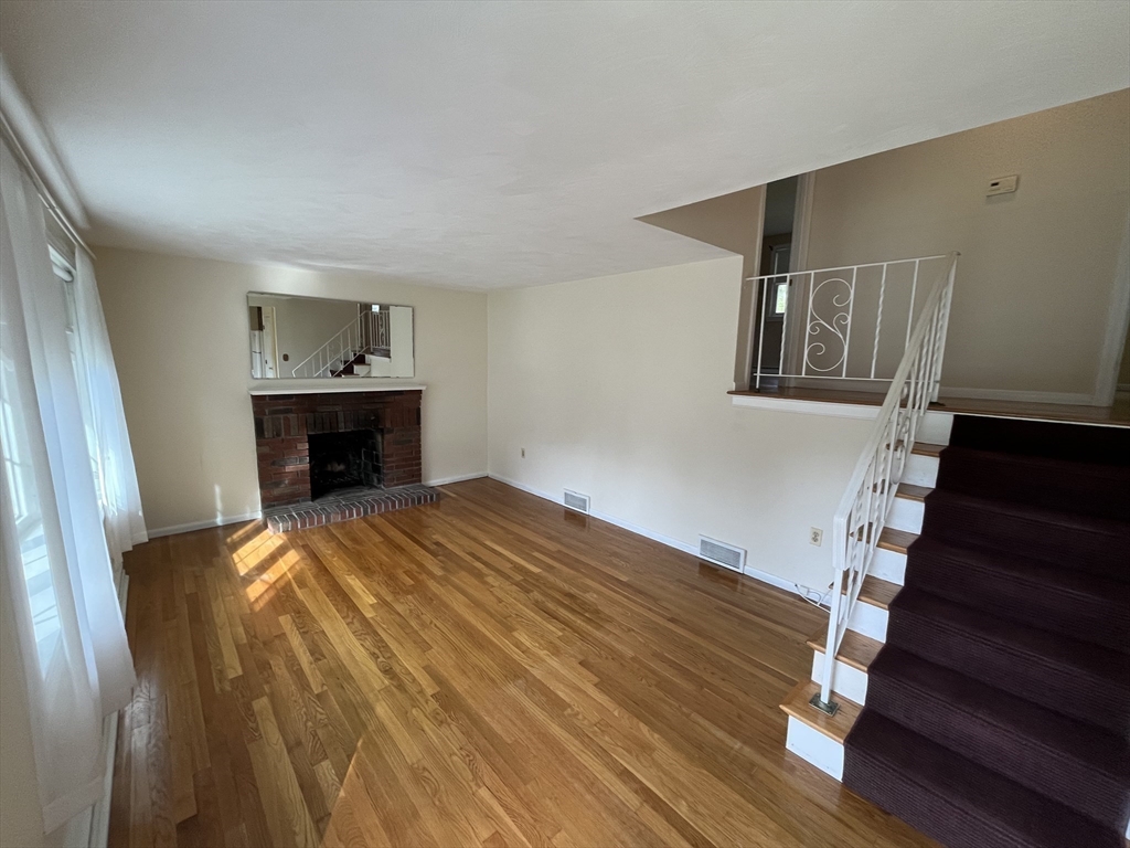 12 Hawthorne Rd