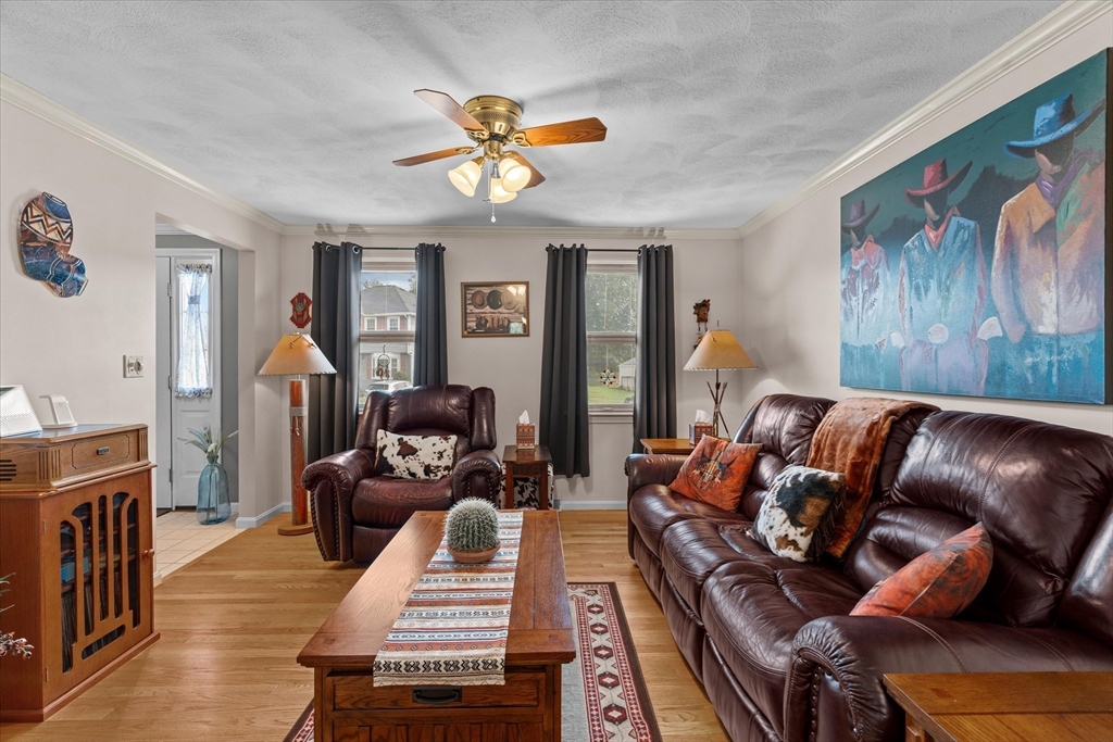18 Arthur G Pernokas Dr, Woburn