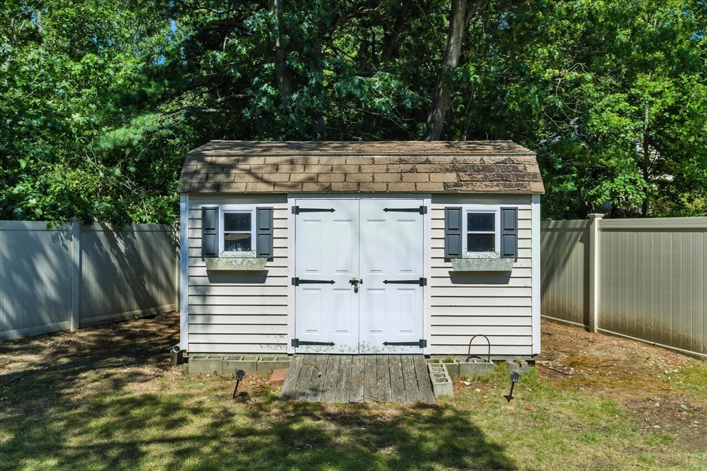 18 Arthur G Pernokas Dr, Woburn