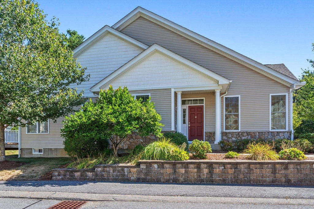 11 Pondside Lane # 11, Bolton Unit: 11