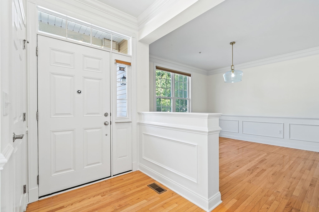 11 Pondside Lane # 11, Bolton Unit: 11