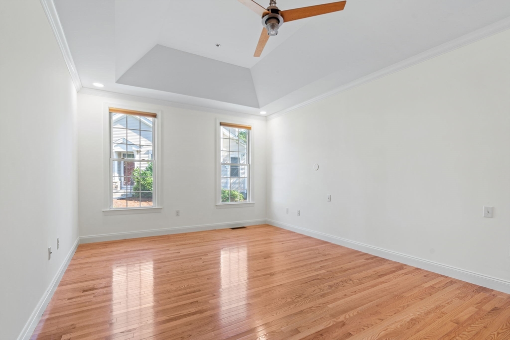 11 Pondside Lane # 11, Bolton Unit: 11