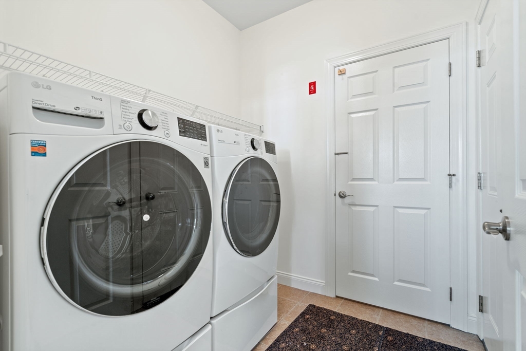 11 Pondside Lane # 11, Bolton Unit: 11