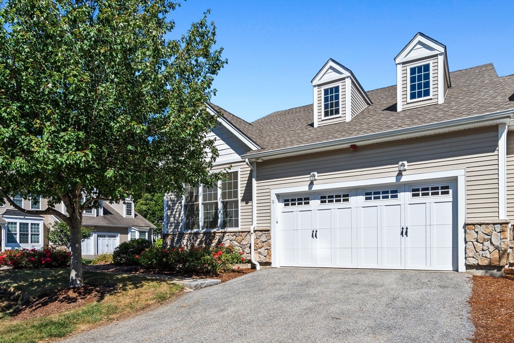 11 Pondside Lane # 11, Bolton Unit: 11