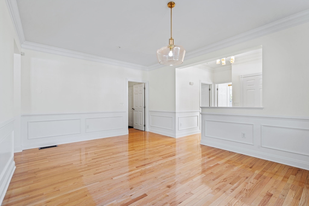 11 Pondside Lane # 11, Bolton Unit: 11