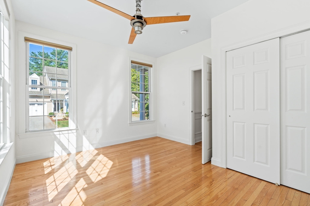 11 Pondside Lane # 11, Bolton Unit: 11