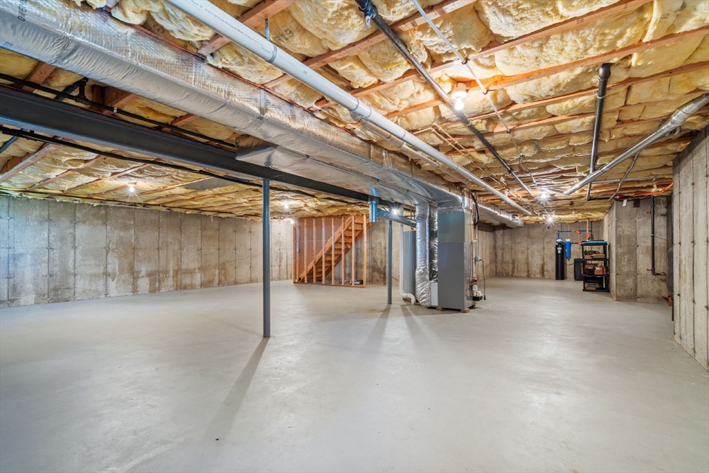 11 Pondside Lane # 11, Bolton Unit: 11