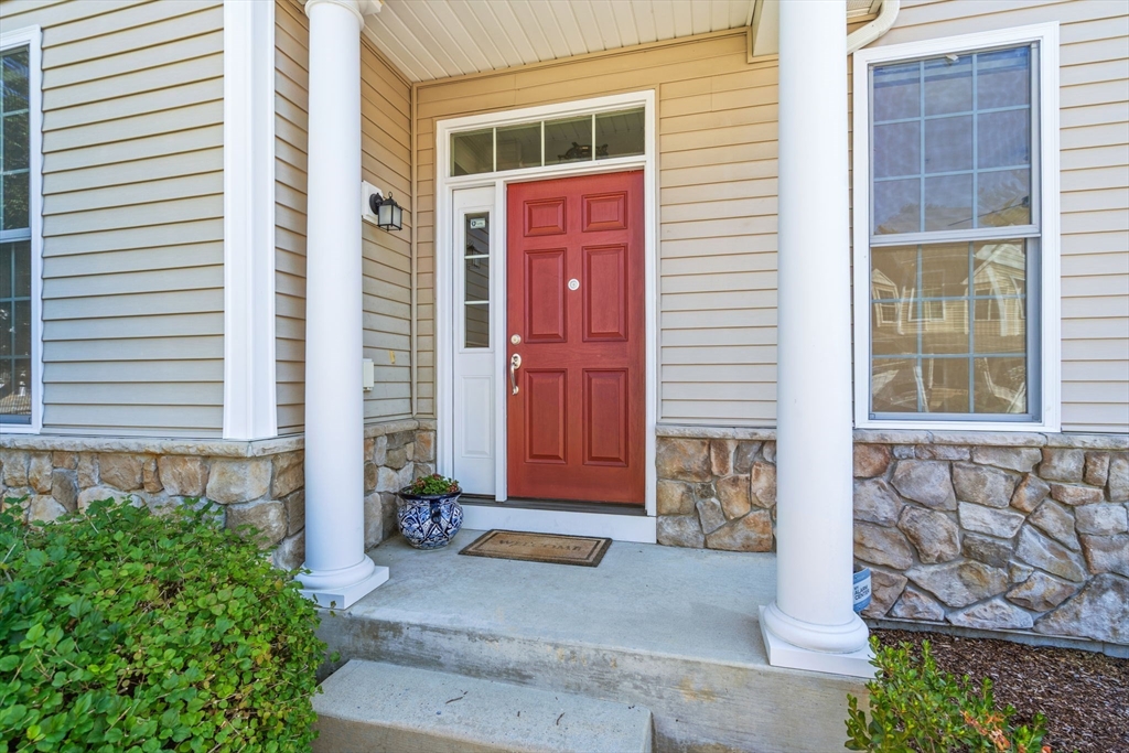 11 Pondside Lane # 11, Bolton Unit: 11