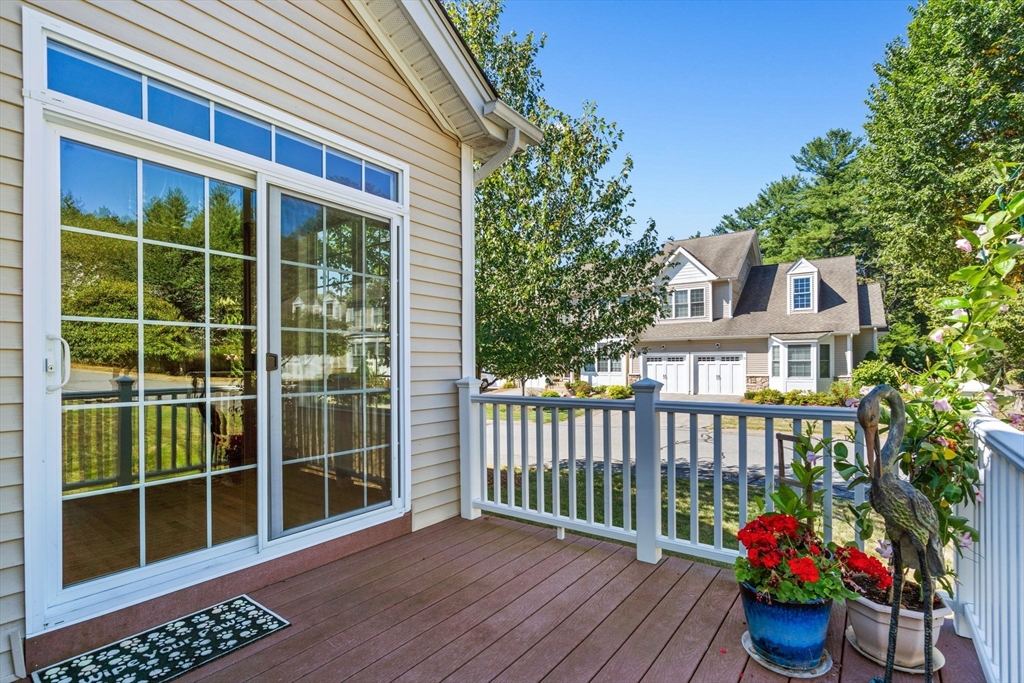 11 Pondside Lane # 11, Bolton Unit: 11