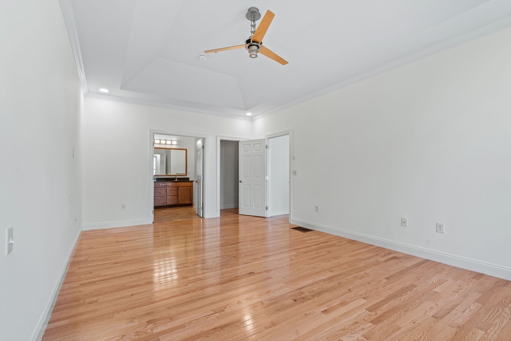 11 Pondside Lane # 11, Bolton Unit: 11