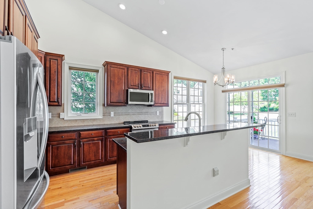 11 Pondside Lane # 11, Bolton Unit: 11