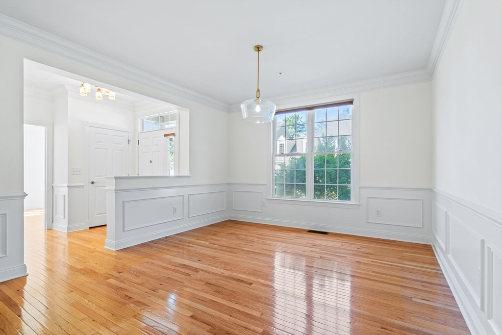 11 Pondside Lane # 11, Bolton Unit: 11