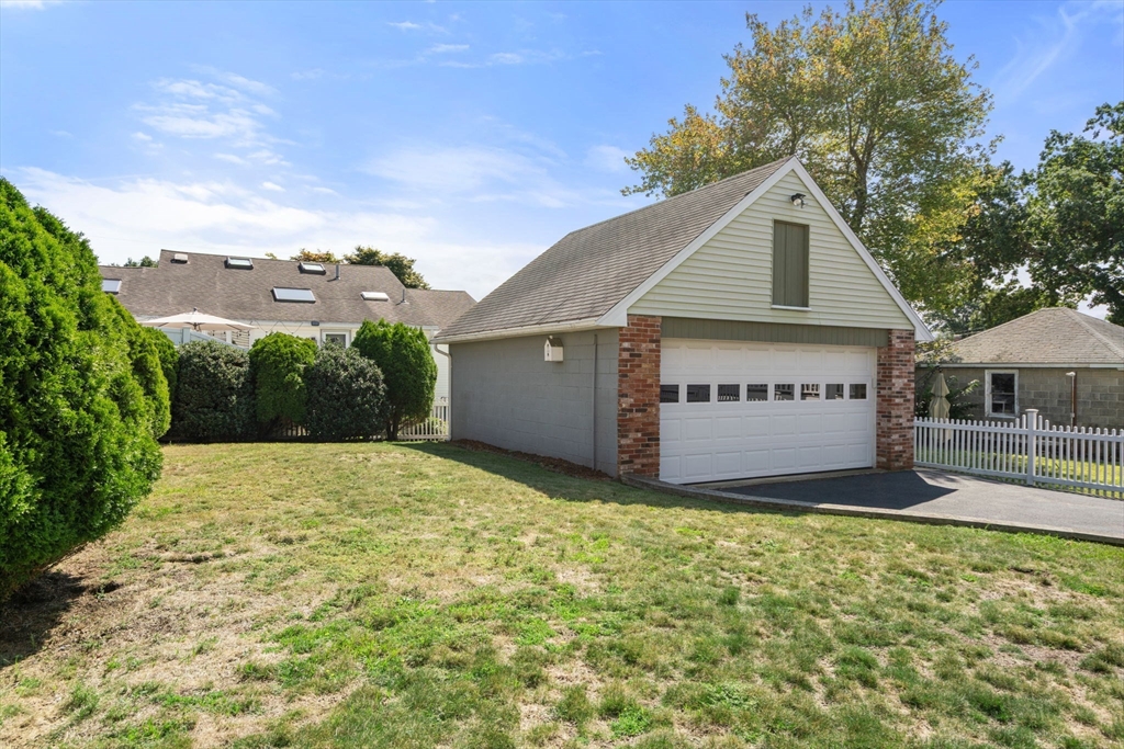44 Bromfield St, Watertown