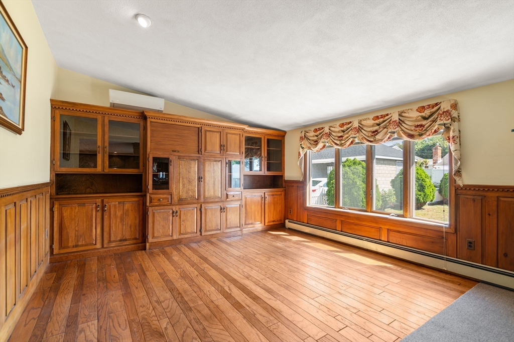 44 Bromfield St, Watertown
