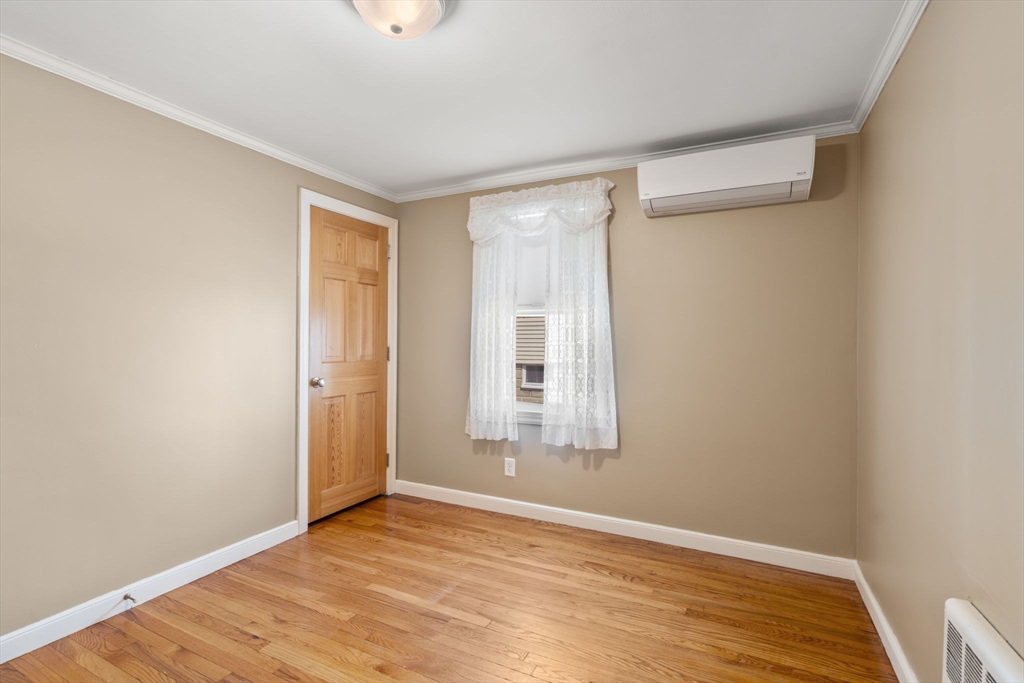 44 Bromfield St, Watertown