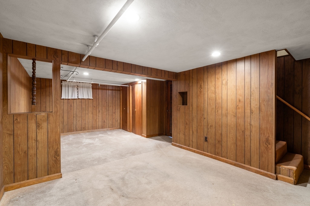 44 Bromfield St, Watertown