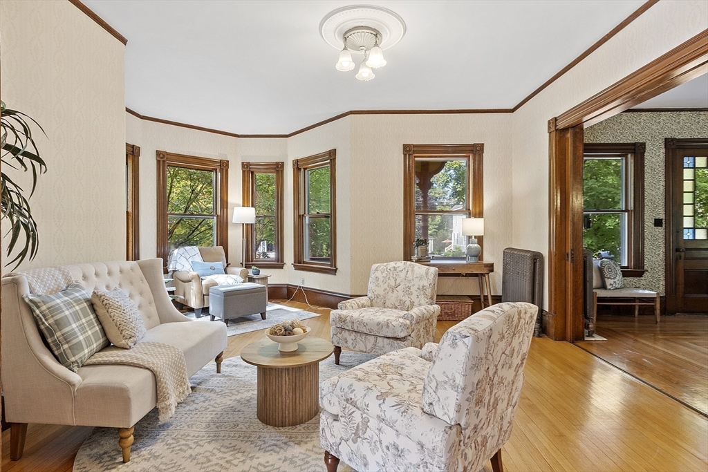 56 Windsor Ave