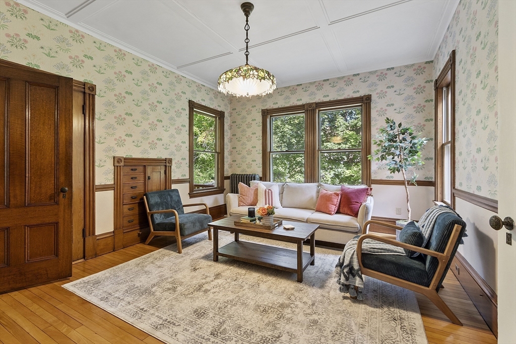 56 Windsor Ave