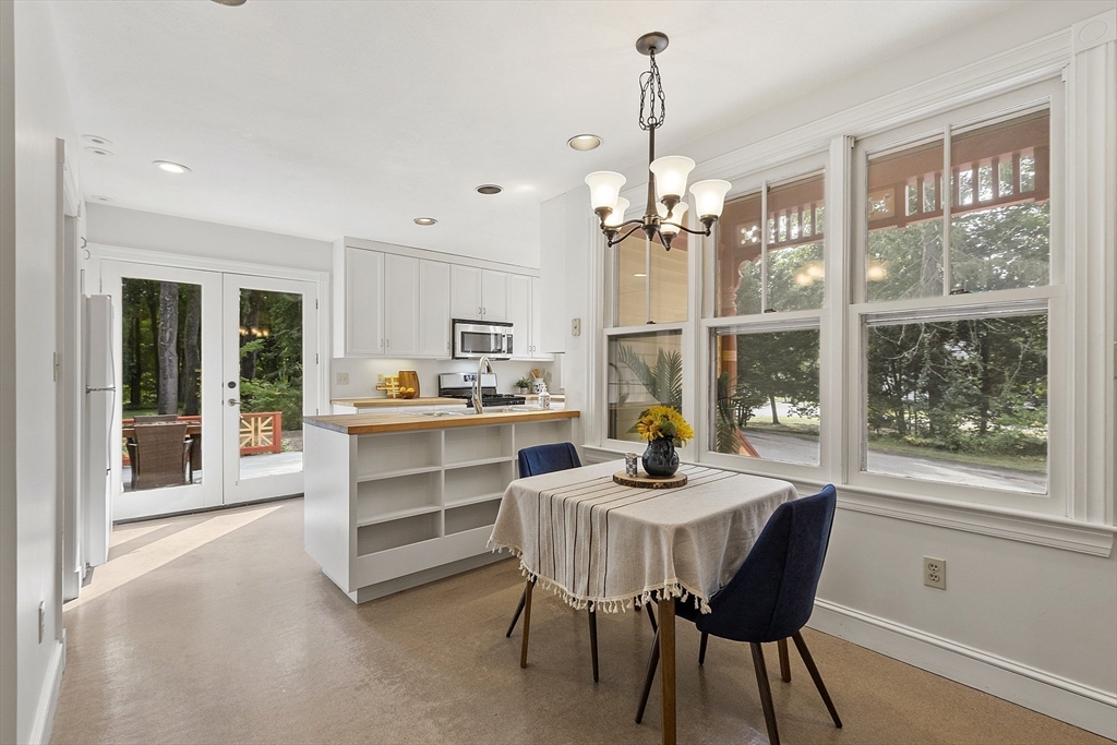 56 Windsor Ave