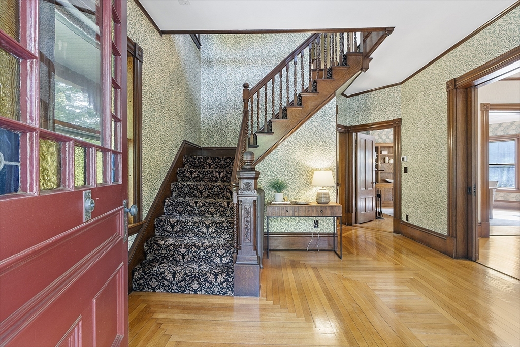 56 Windsor Ave