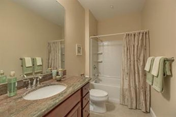 4 Arapahoe Way # 4, Westford Unit: 4