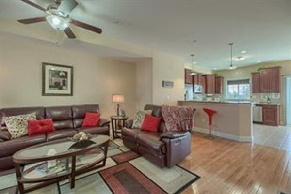 4 Arapahoe Way # 4, Westford Unit: 4