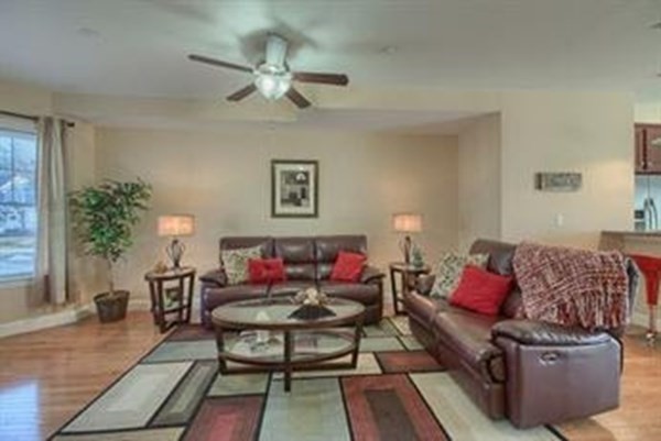 4 Arapahoe Way # 4, Westford Unit: 4