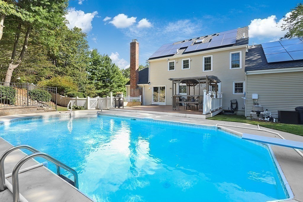 10 Cliff Drive