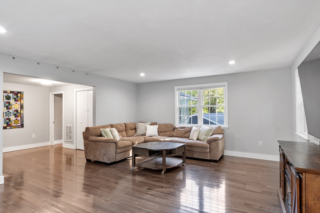 62 Wendell Rd