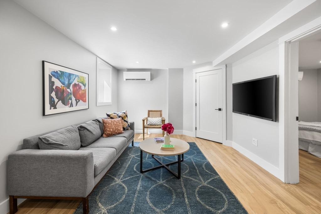 14 Burton St # 14
