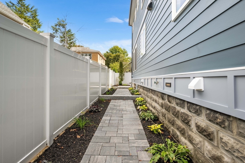 14 Burton St # 14