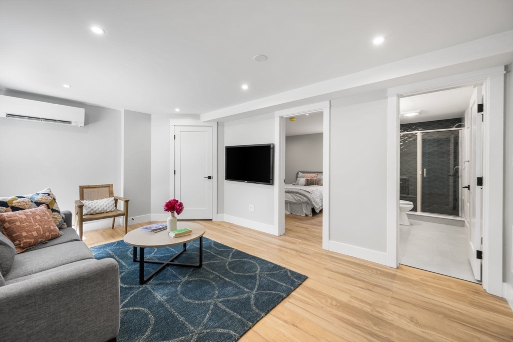 14 Burton St # 14