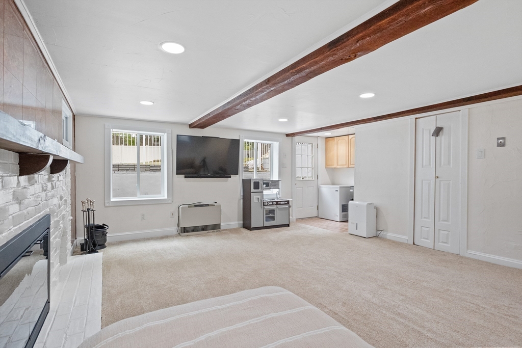 552 Farm Rd