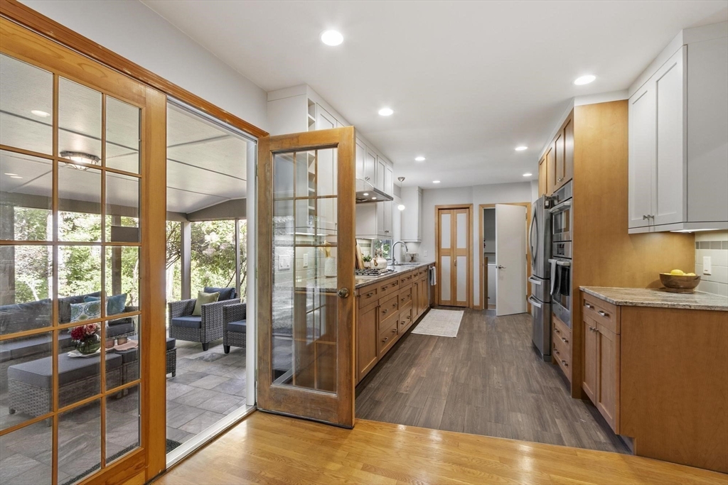 6 Black Horse Dr