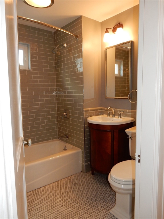2 Littleton Rd # 1