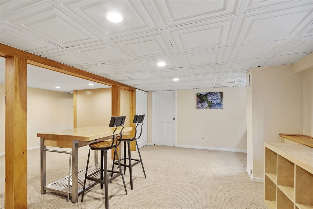 52 Chestnut Hill Rd